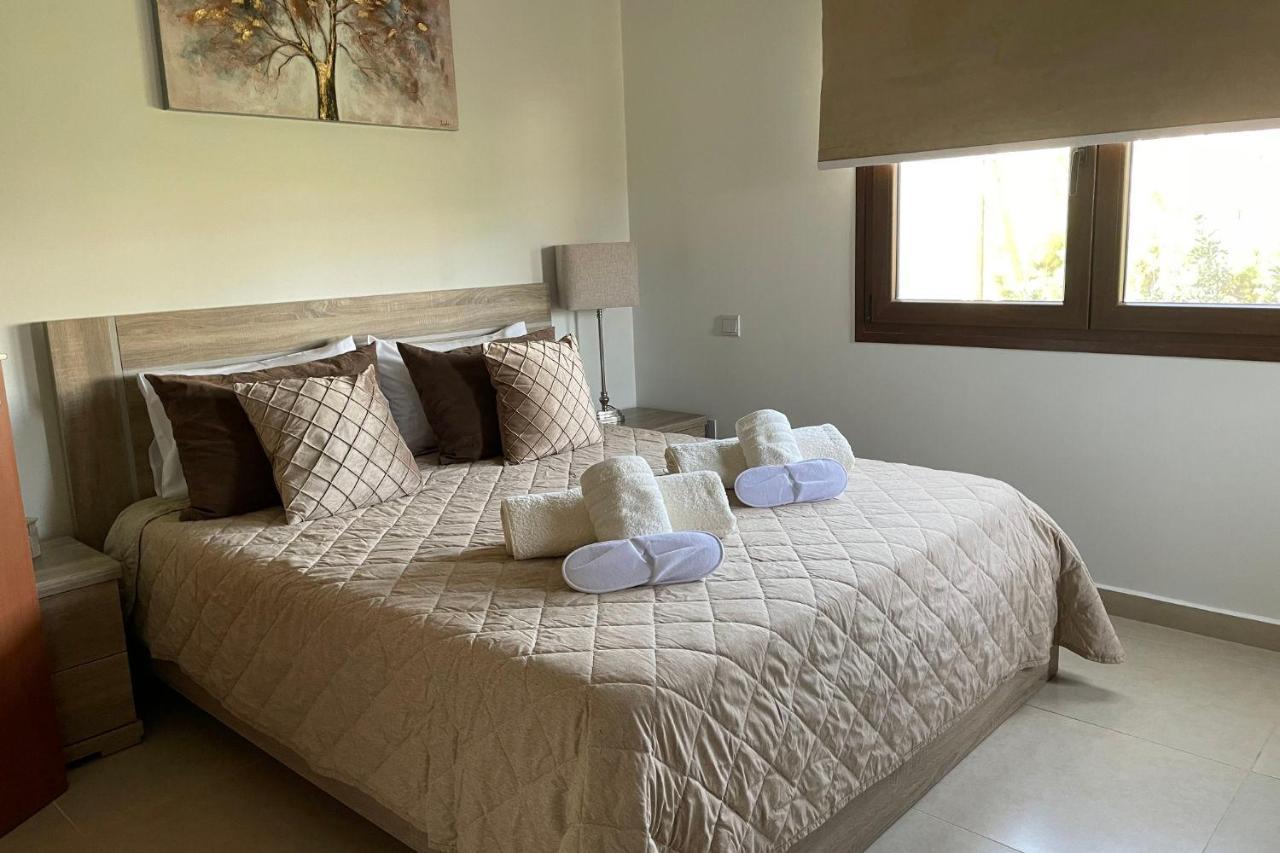 Eleona'S Royal Gardens By Yiota - Luxury 2 Bed Apartment In Exclusive Complex Пея Екстериор снимка
