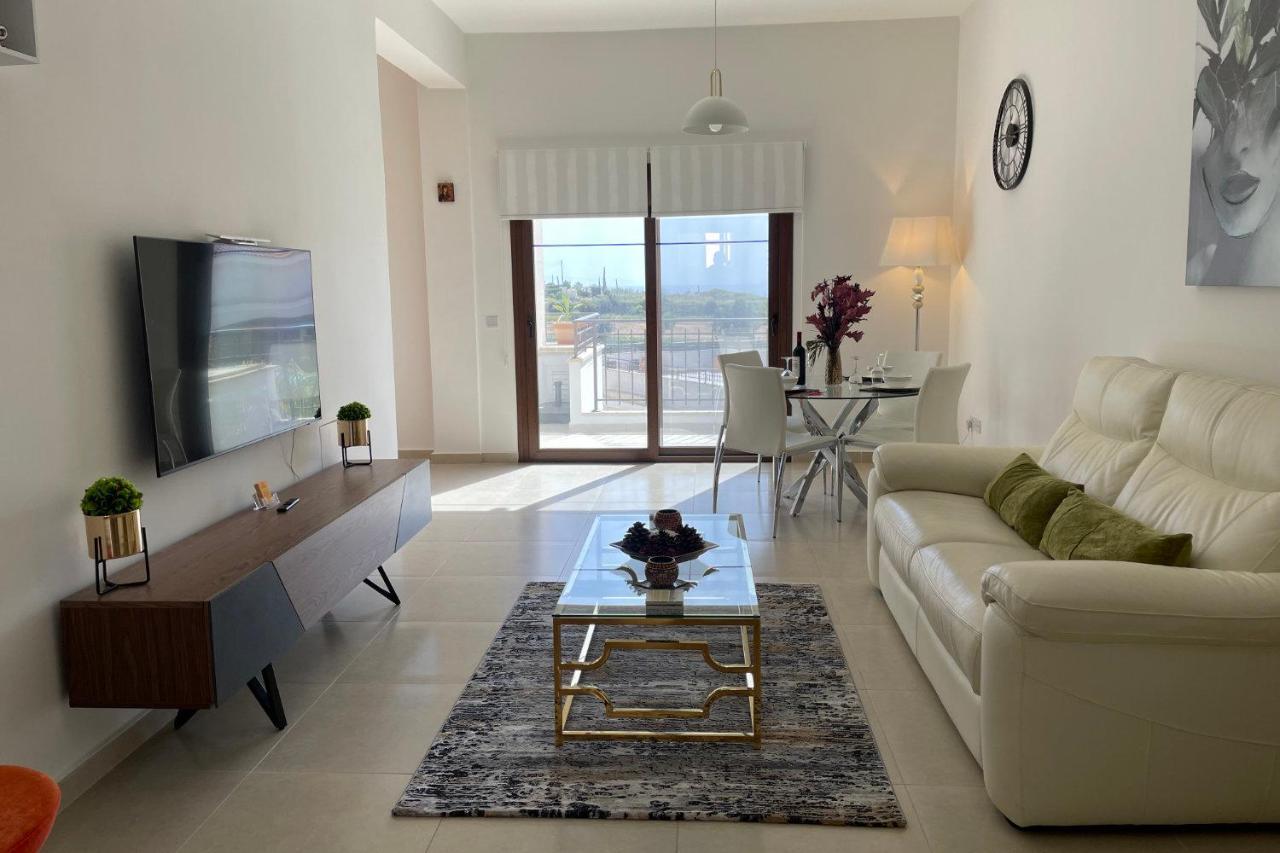 Eleona'S Royal Gardens By Yiota - Luxury 2 Bed Apartment In Exclusive Complex Пея Екстериор снимка