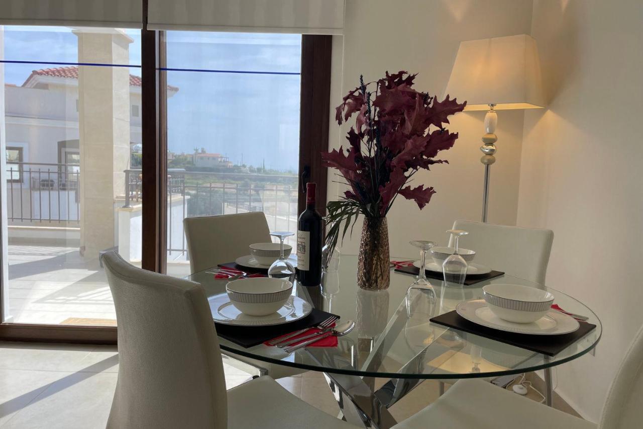 Eleona'S Royal Gardens By Yiota - Luxury 2 Bed Apartment In Exclusive Complex Пея Екстериор снимка