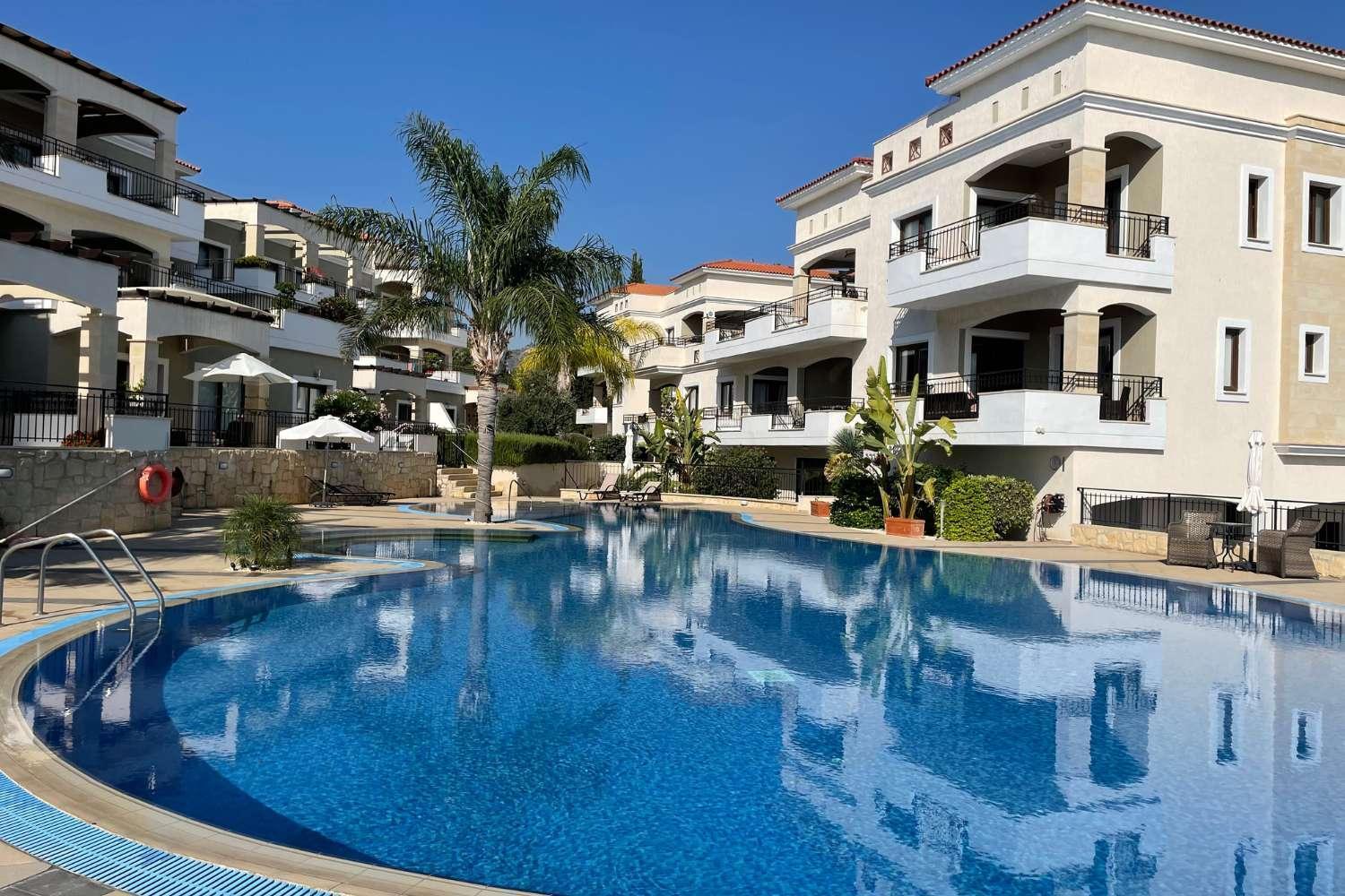 Eleona'S Royal Gardens By Yiota - Luxury 2 Bed Apartment In Exclusive Complex Пея Екстериор снимка